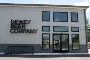 e083b072-1003-45dd-aaf8-47afdcee5a7c-DeweyBeerCompany2